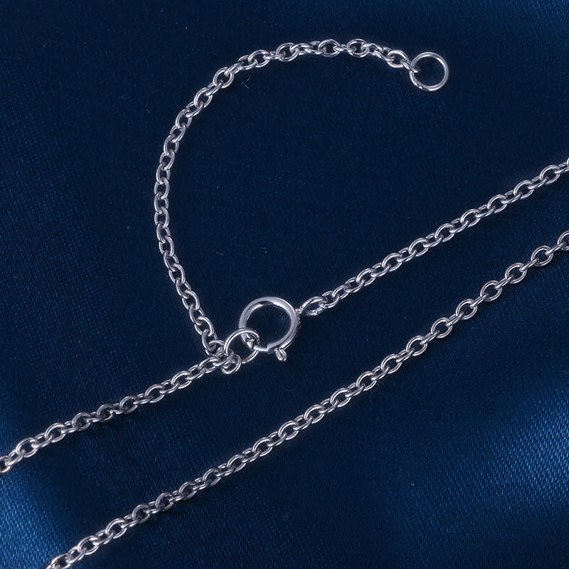 Krzyż z moissanitem